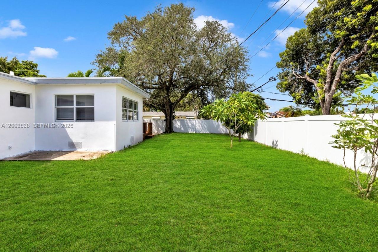 327 SE 2nd Ave, Dania Beach, FL 33004 Photo