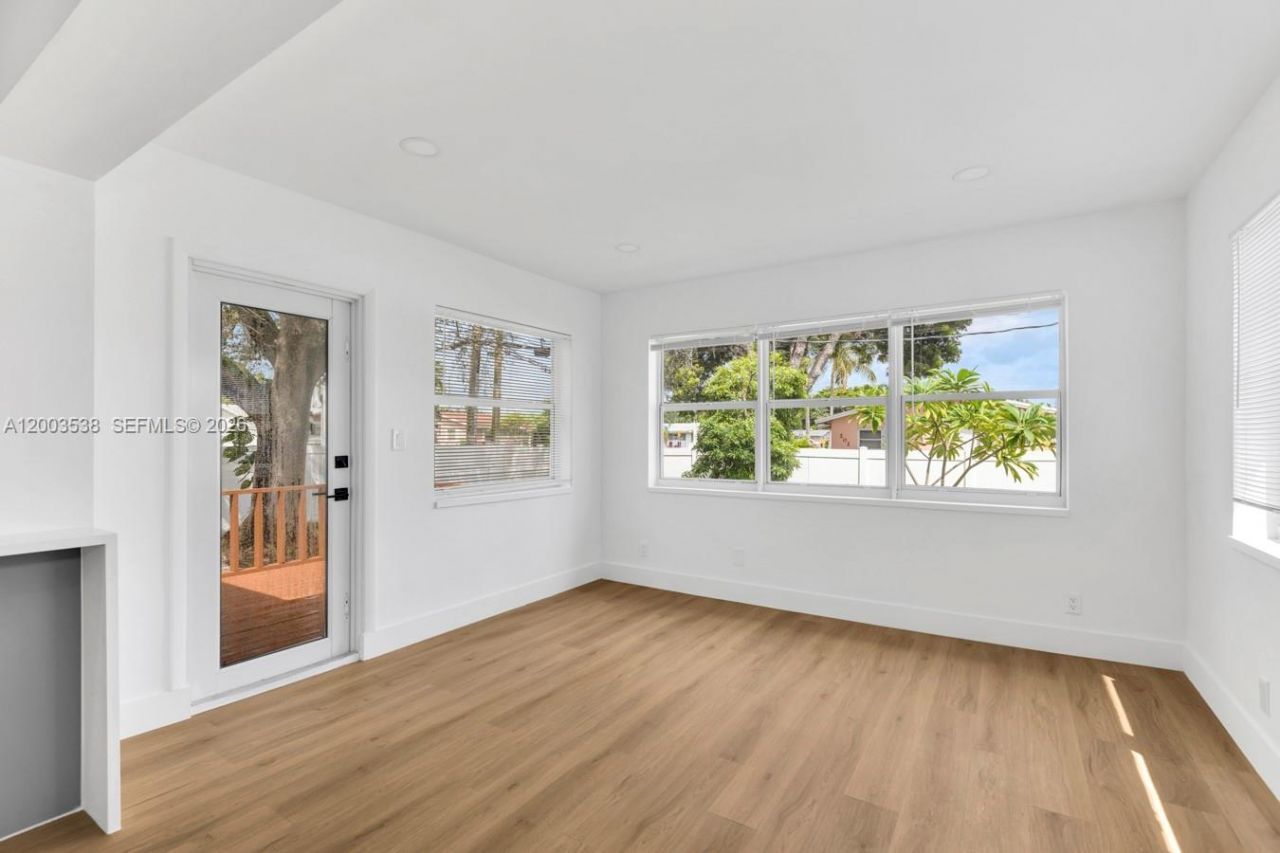 327 SE 2nd Ave, Dania Beach, FL 33004 Photo