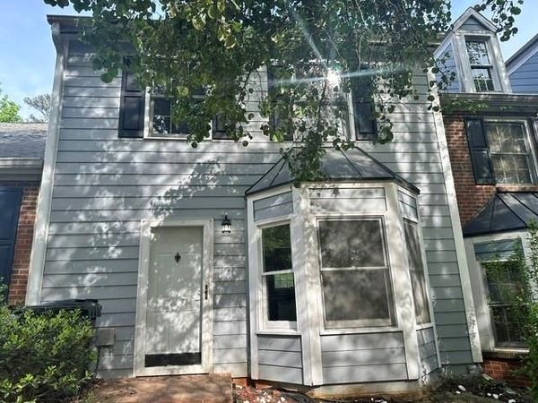 1270 Warsaw Rd , Roswell, GA 30076