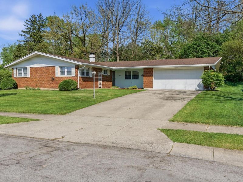 422 Sherwood Park Drive, Springfield, OH 45505 Photo 3