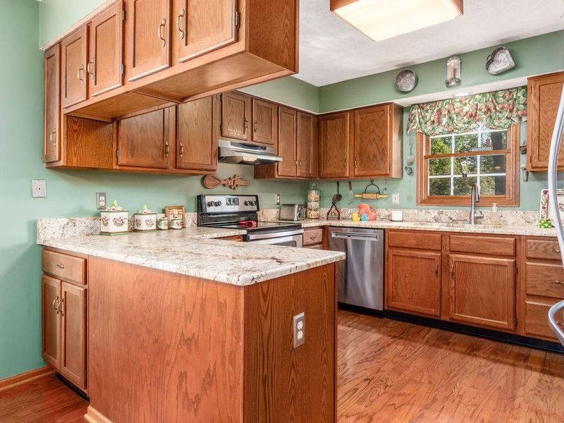 5228 Hialeah Court, Columbus, OH 43221 Photo 14