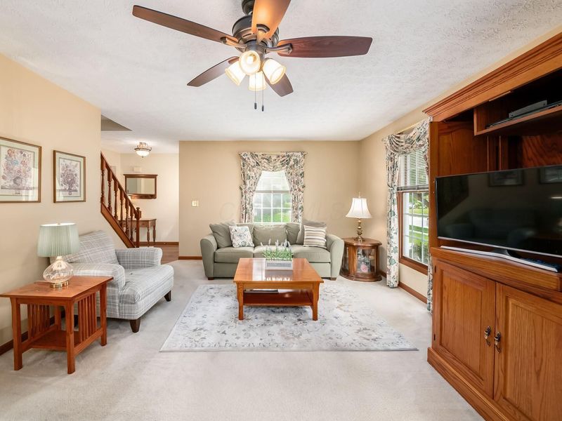 5228 Hialeah Court, Columbus, OH 43221 Photo 4