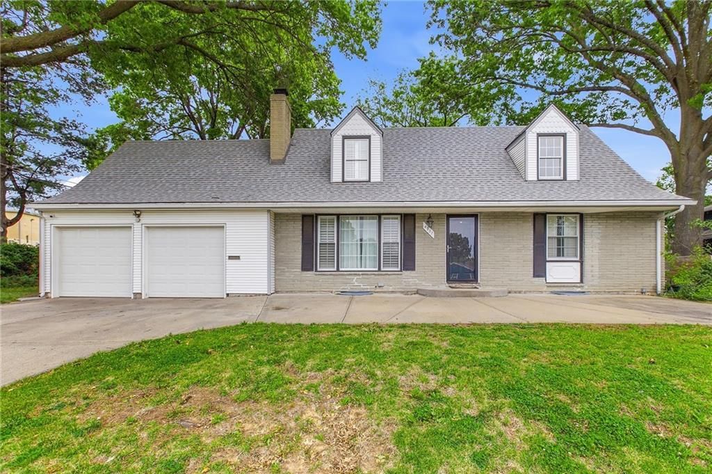 4937 NE Chouteau Drive, Kansas City, MO 64119 Main Photo