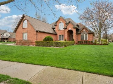6962 Muirfield Dr. Drive, Shelby Twp, MI 48316