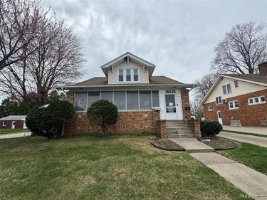 18230 Frazho Road , Roseville, MI 48066