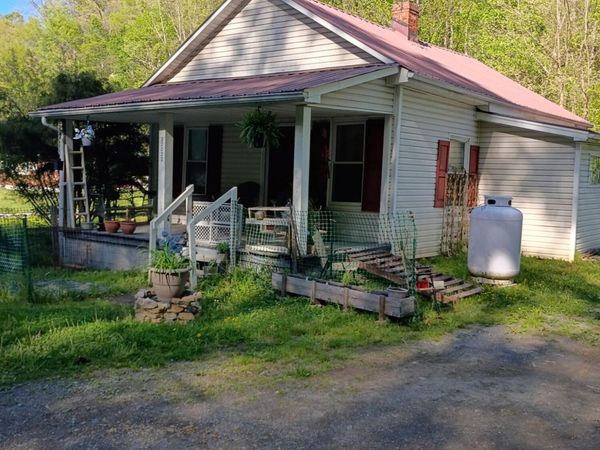 32222 Old Saltworks Road, Meadowview, VA 24361