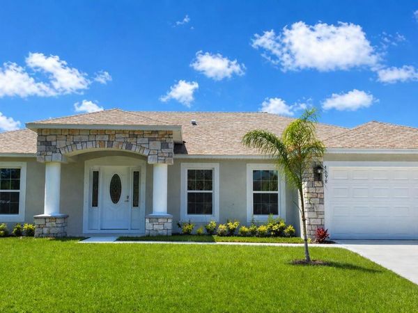 1098 Carthage Avenue NW, Palm Bay, FL 32907