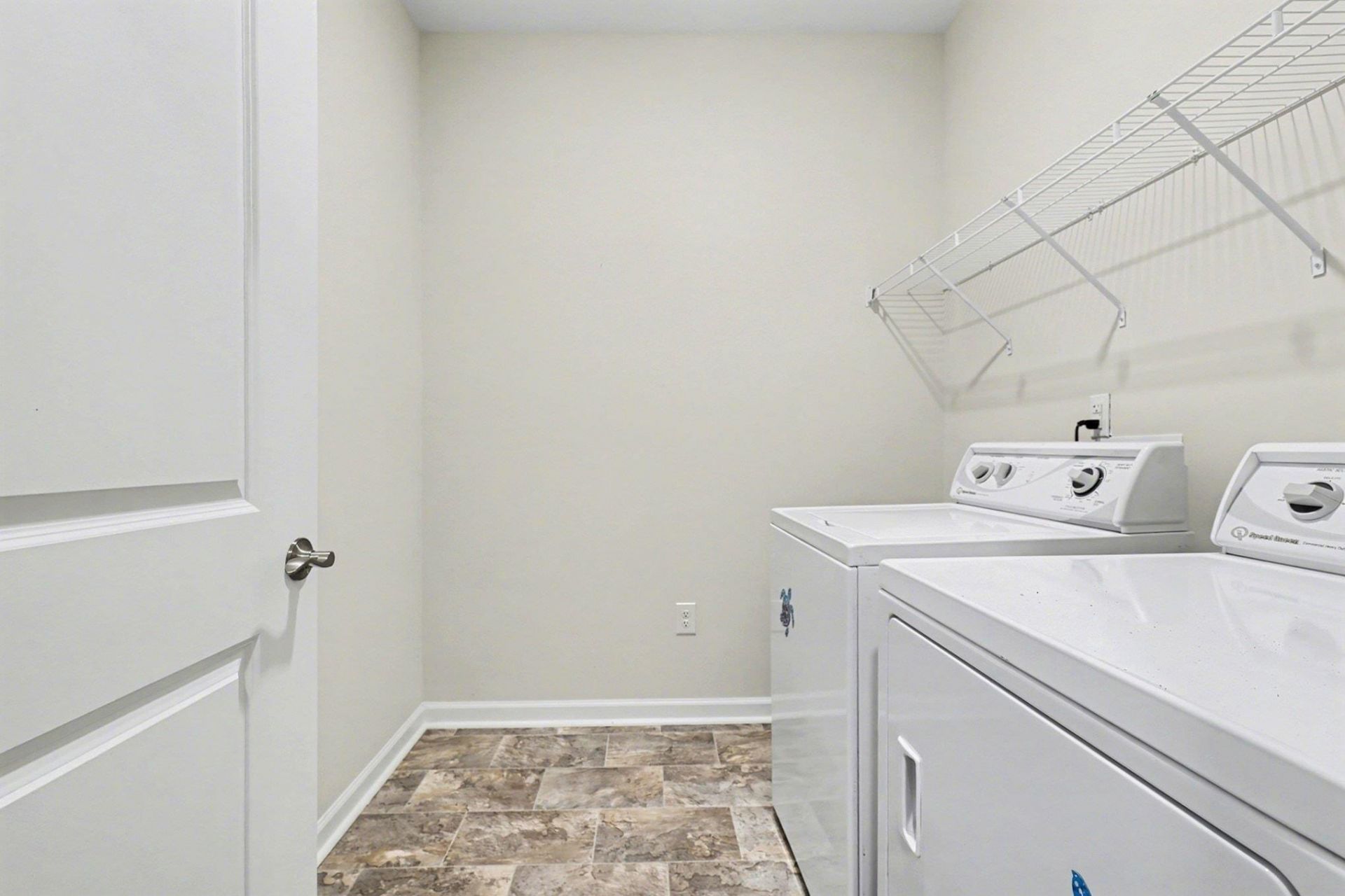 564 Shellbark Dr. Photo 26