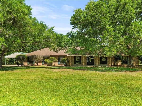 104 CAMELOT Drive , Slidell, LA 70460