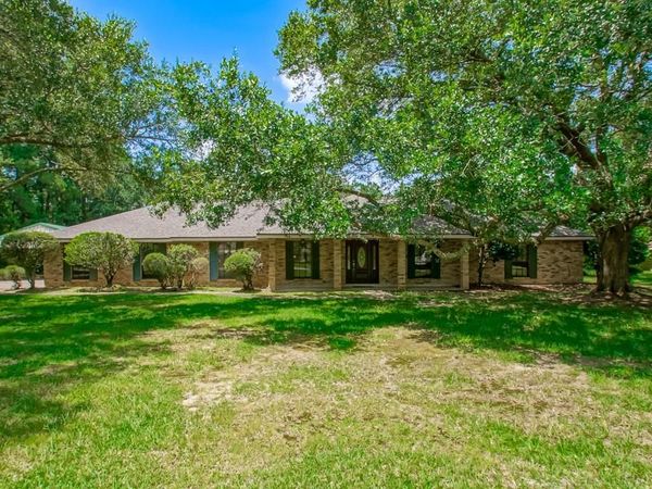104 CAMELOT Drive, Slidell, LA 70460