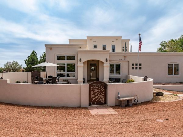 11402 Oakland Avenue NE, Albuquerque, NM 87122