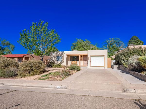 1808 Bryn Mawr Drive NE, Albuquerque, NM 87106