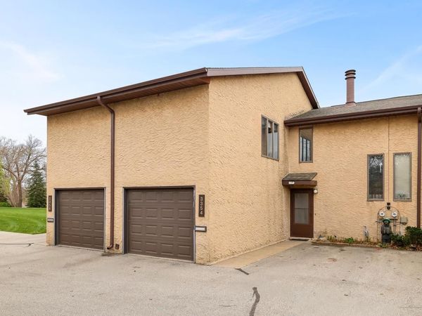 3354 East AVENUE S, La Crosse, WI 54601