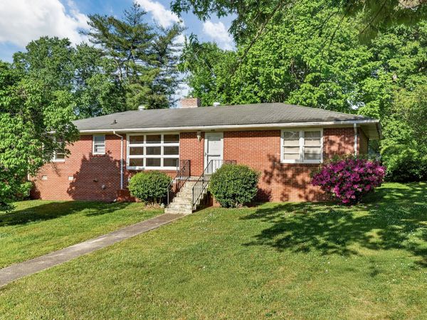 708 Morningside Dr , Fayetteville, TN 37334