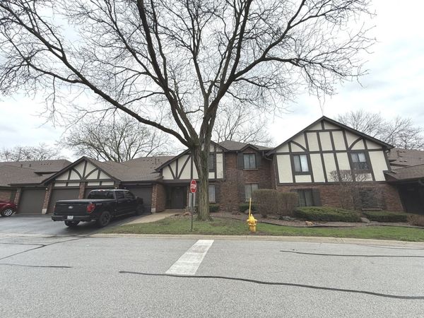 11301 Sycamore Lane , Unit 64B, Palos Hills, IL 60465