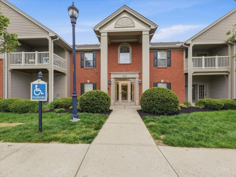 8038 Pinnacle Point Drive, Unit 103, West Chester, OH 45069 Photo 1