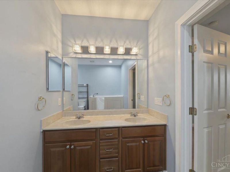 8038 Pinnacle Point Drive, Unit 103, West Chester, OH 45069 Photo 27