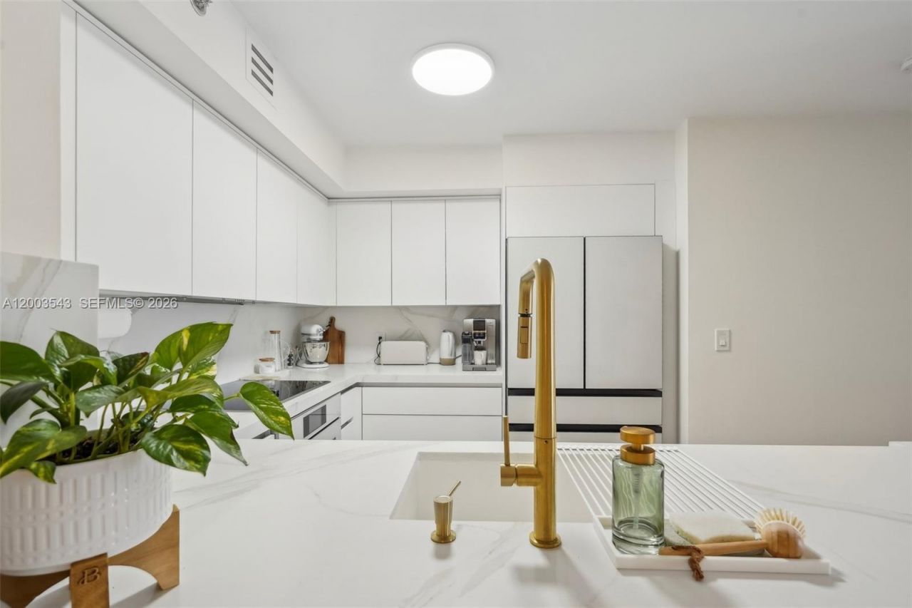 19701 E Country Club Dr , Unit 5603, Aventura, FL 33180 Photo