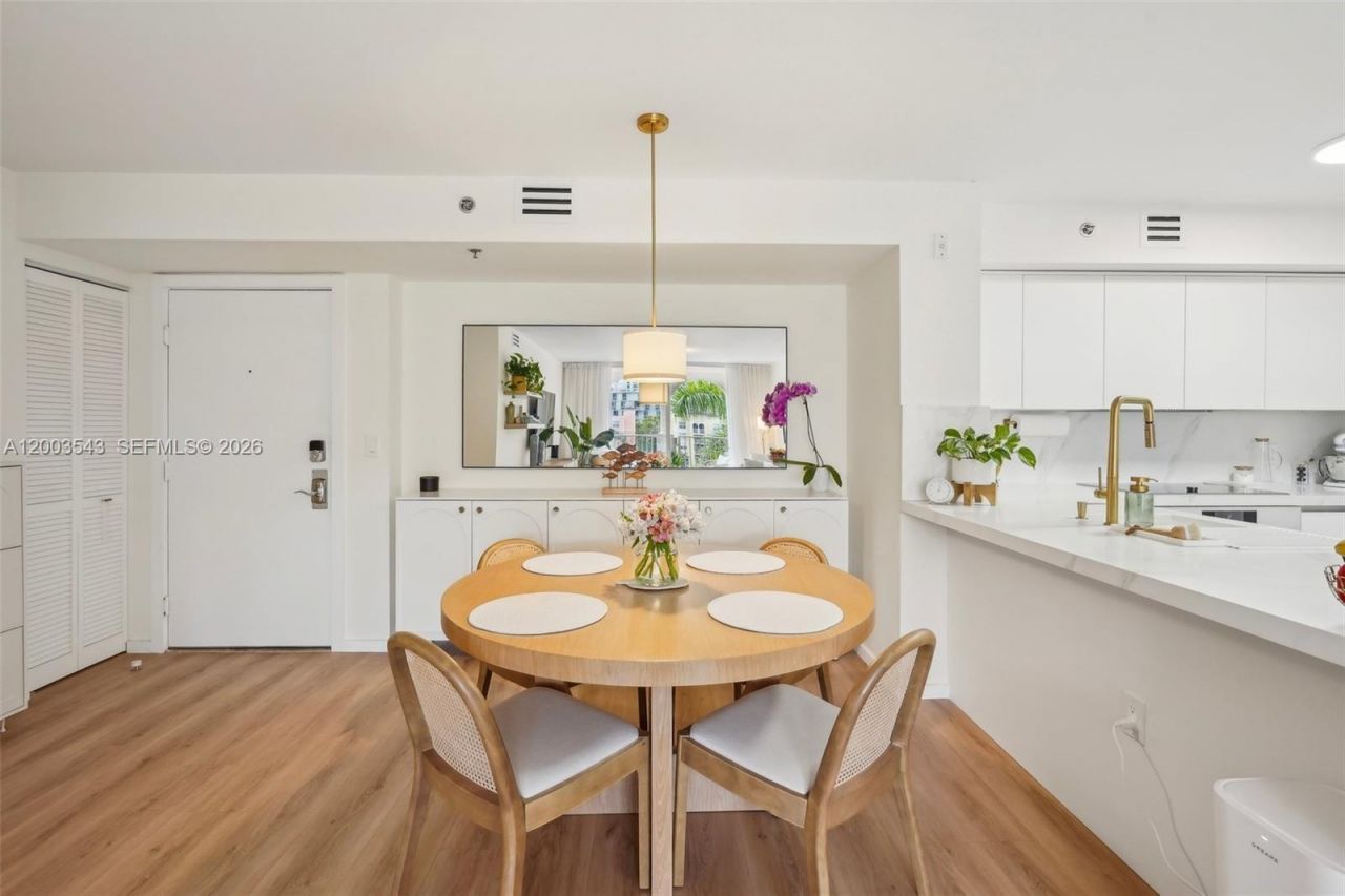 19701 E Country Club Dr , Unit 5603, Aventura, FL 33180 Photo