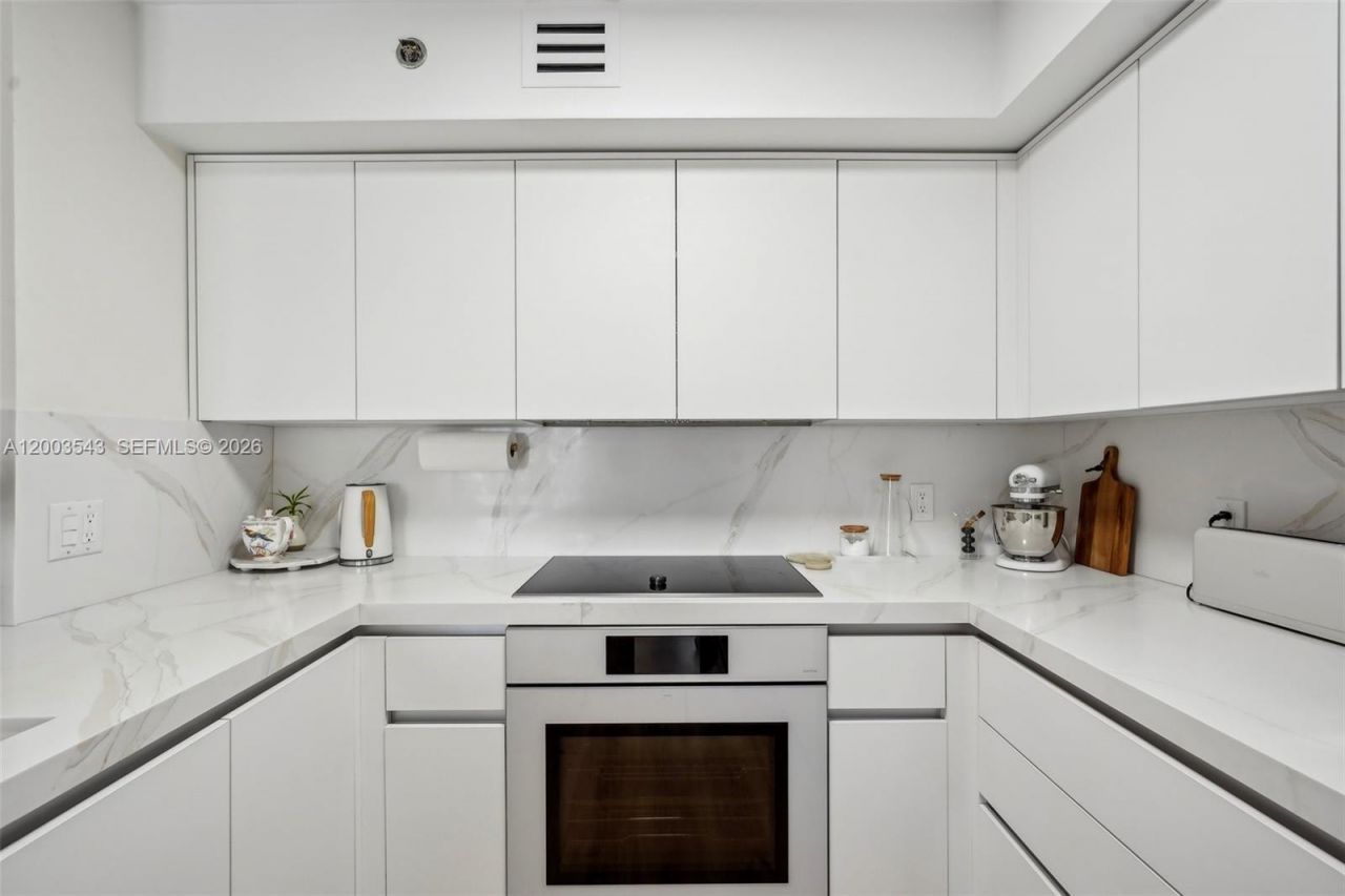 19701 E Country Club Dr , Unit 5603, Aventura, FL 33180 Photo