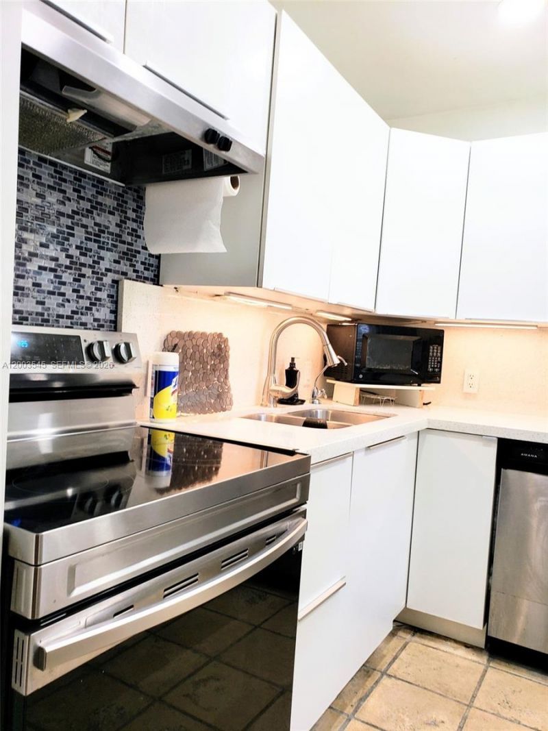 3101 N Country Club Dr, Unit 101, Aventura, FL 33180 Photo