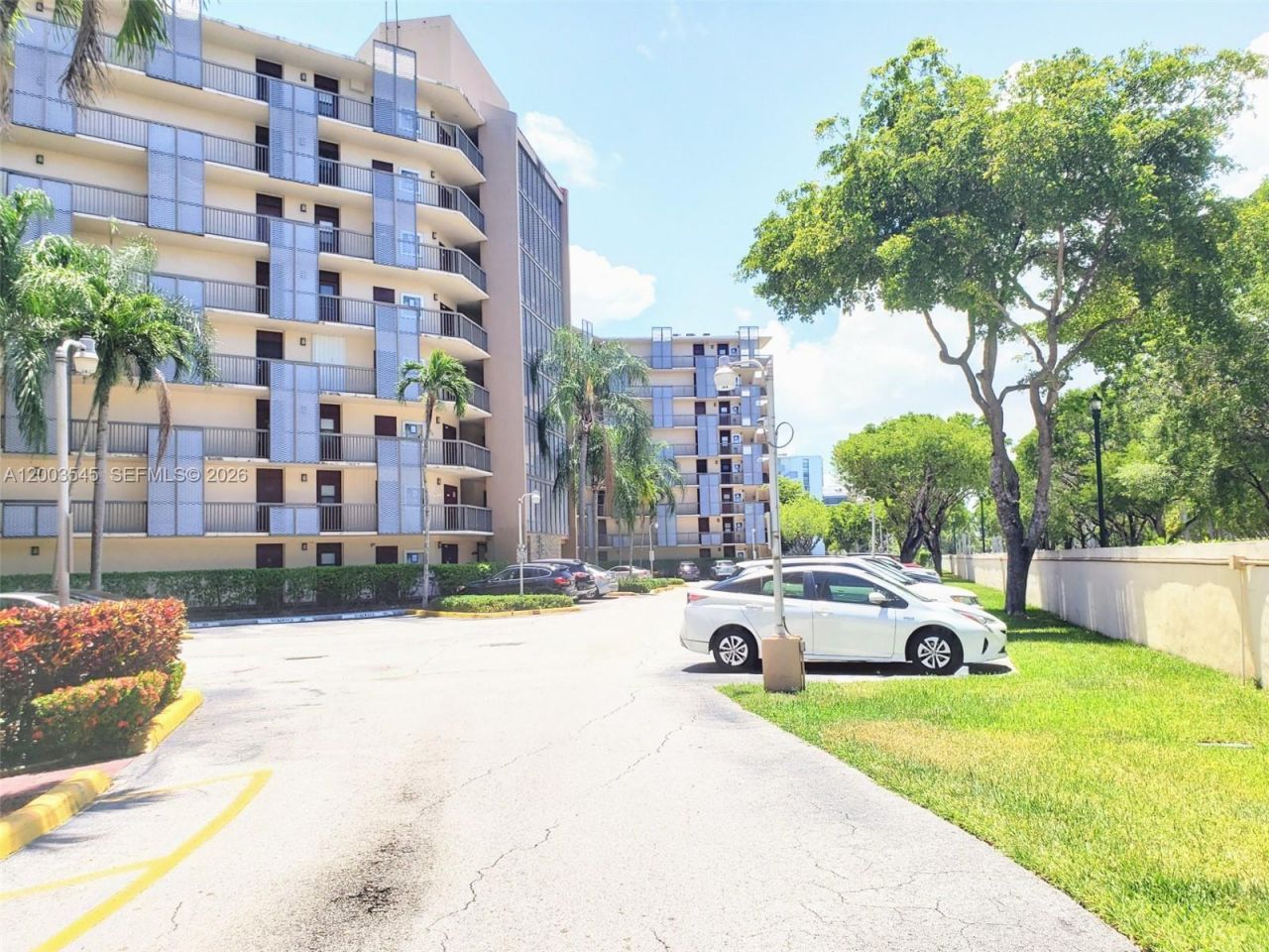 3101 N Country Club Dr, Unit 101, Aventura, FL 33180 Photo