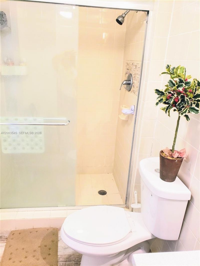 3101 N Country Club Dr, Unit 101, Aventura, FL 33180 Photo