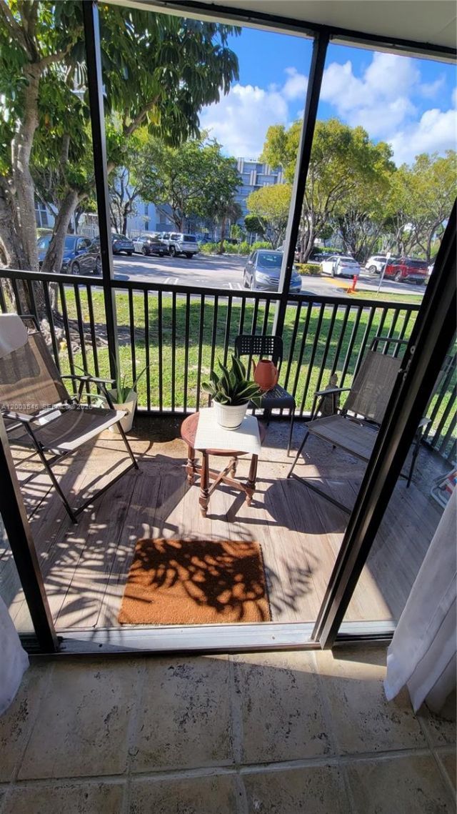 3101 N Country Club Dr , Unit 101, Aventura, FL 33180 Photo