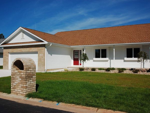 260 Windemere Place, Unit 13B, West Branch, MI 48661