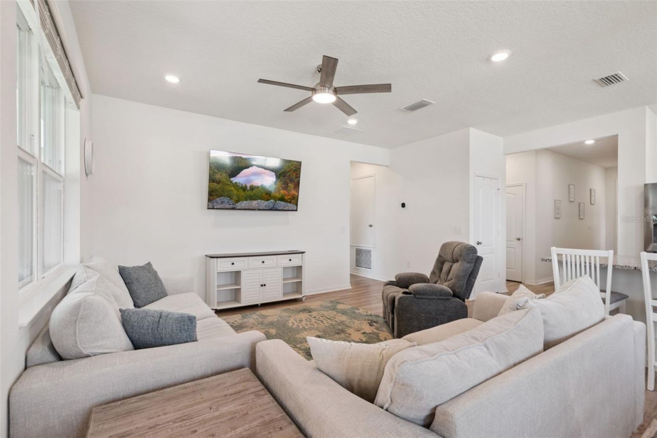 1682 Littleleaf Boxwood Loop, Mascotte, FL 34753 Photo