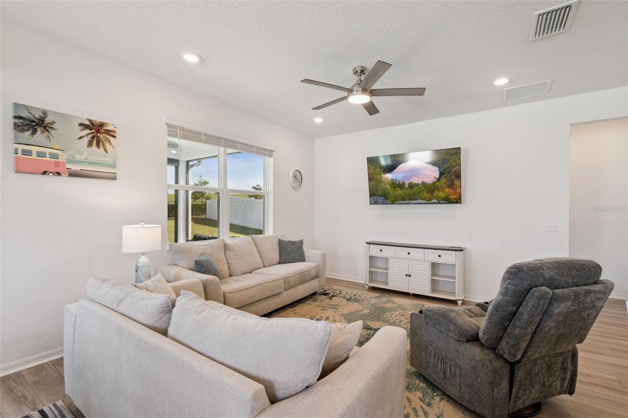 1682 Littleleaf Boxwood Loop, Mascotte, FL 34753 Photo