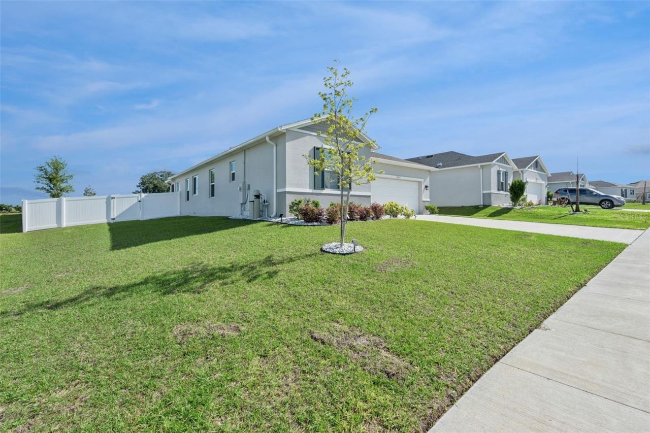 1682 Littleleaf Boxwood Loop, Mascotte, FL 34753 Photo