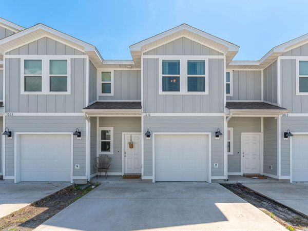 1010 Mclaren Circle, Fort Walton Beach, FL 32547