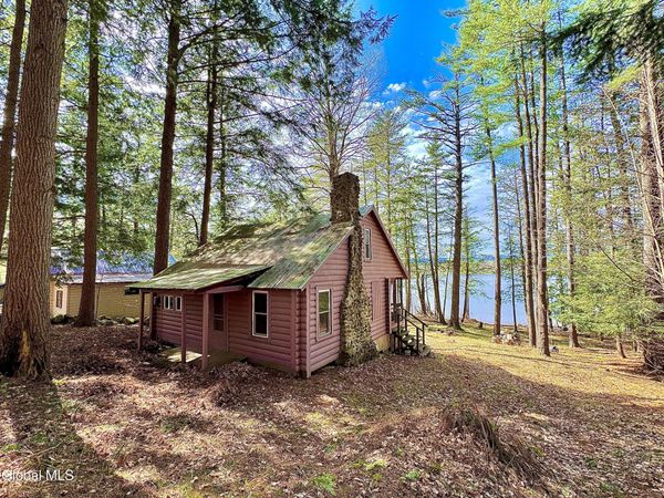 566 Peninsular Heights Road, Mayfield, NY 12078