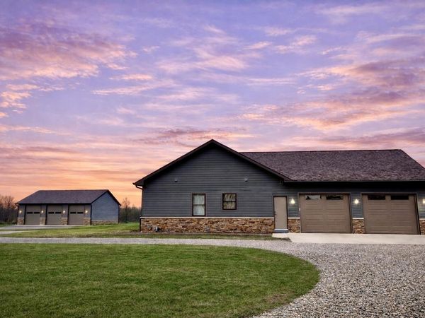 16054 Division Drive, Marshall, MI 49068