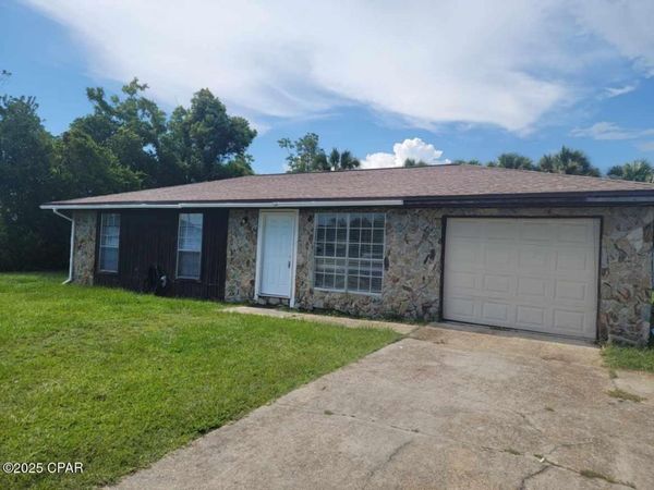 6321 Olokee Street , Callaway, FL 32404