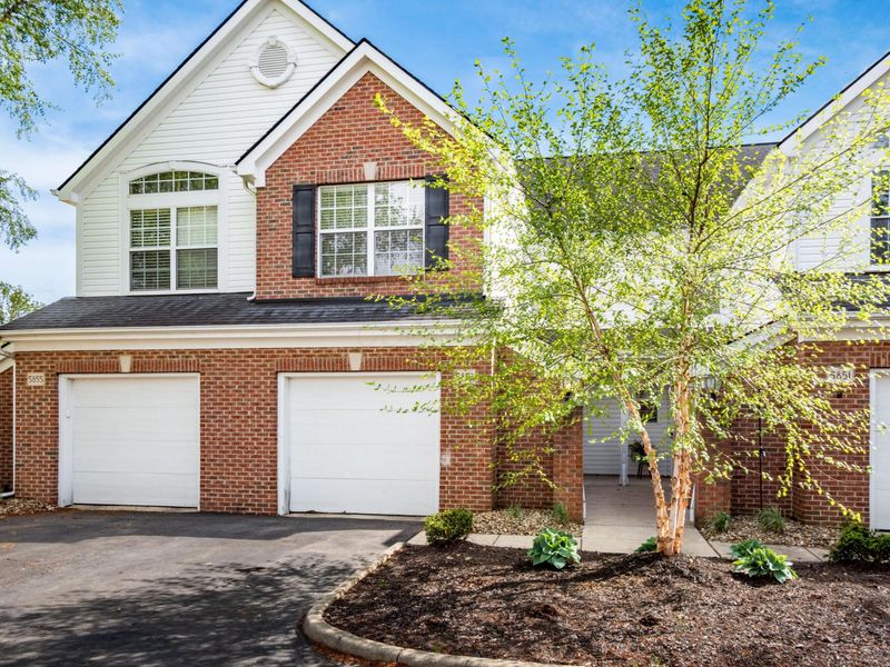 5853 Edge Of Village Village, Westerville, OH 43081 Photo 1