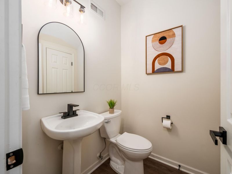 5853 Edge Of Village Village, Westerville, OH 43081 Photo 14