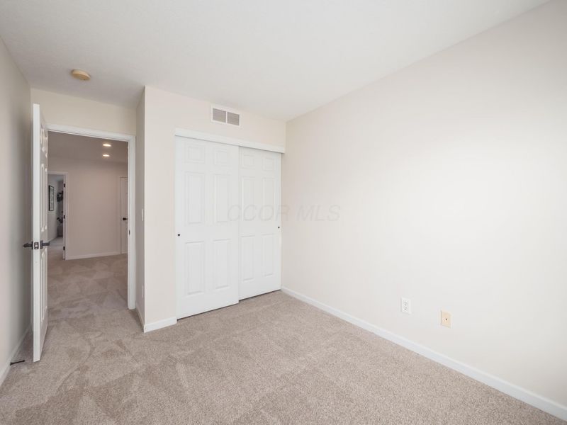 5853 Edge Of Village Village, Westerville, OH 43081 Photo 24