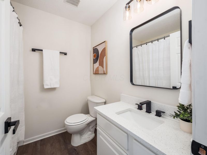 5853 Edge Of Village Village, Westerville, OH 43081 Photo 25