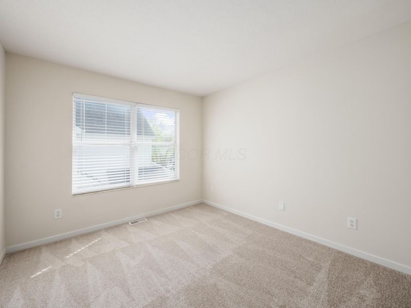 5853 Edge Of Village Village, Westerville, OH 43081 Photo 27