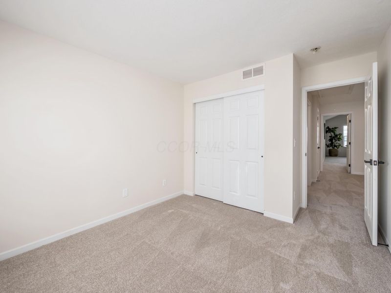 5853 Edge Of Village Village, Westerville, OH 43081 Photo 28