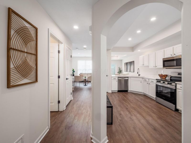 5853 Edge Of Village Village, Westerville, OH 43081 Photo 4