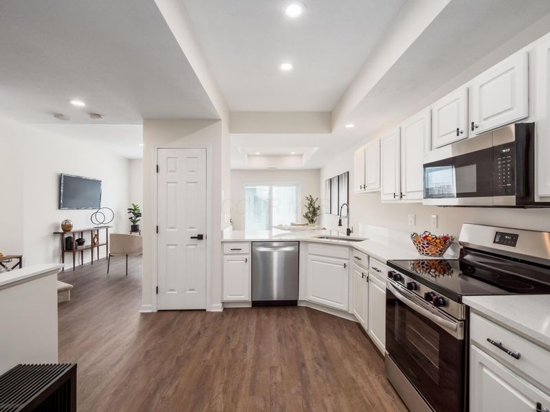 5853 Edge Of Village Village, Westerville, OH 43081 Photo 6