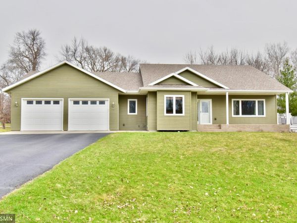 713 Thomas Drive NE, Alexandria, MN 56308