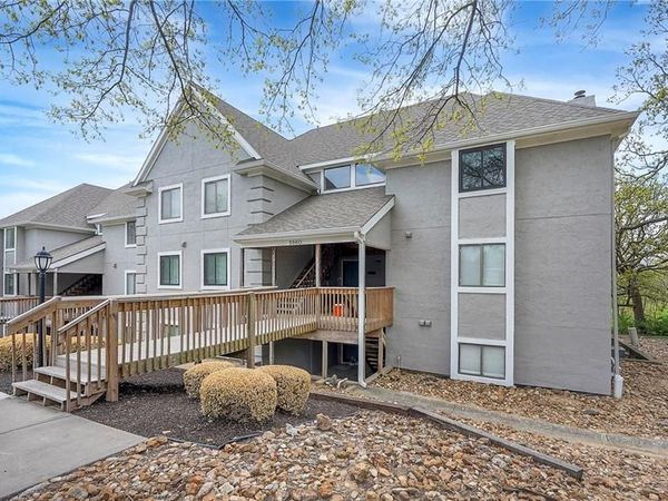 5860 Park  Unit #12 Street, Shawnee, KS 66216