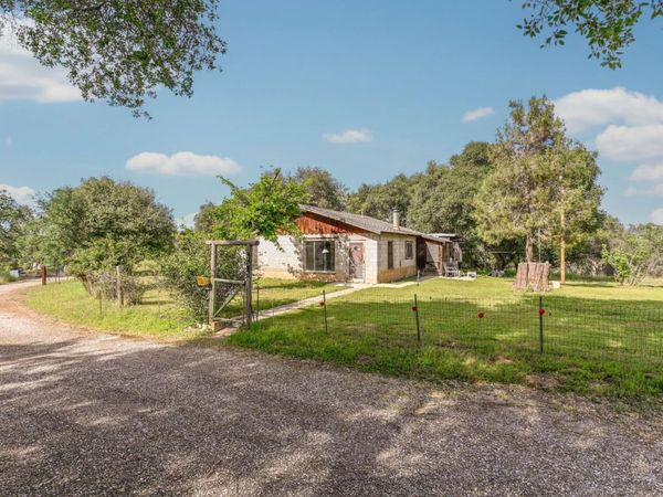 598 Sultana Ln, Angels Camp, CA 95222