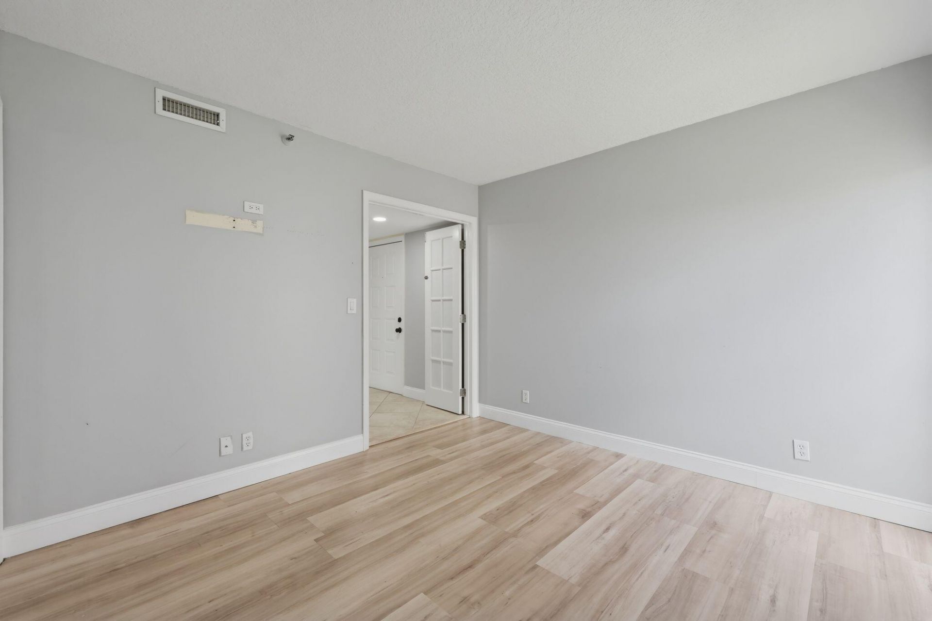 2206 S Cypress Bend Drive, Unit 401, Pompano Beach, FL 33069 Photo