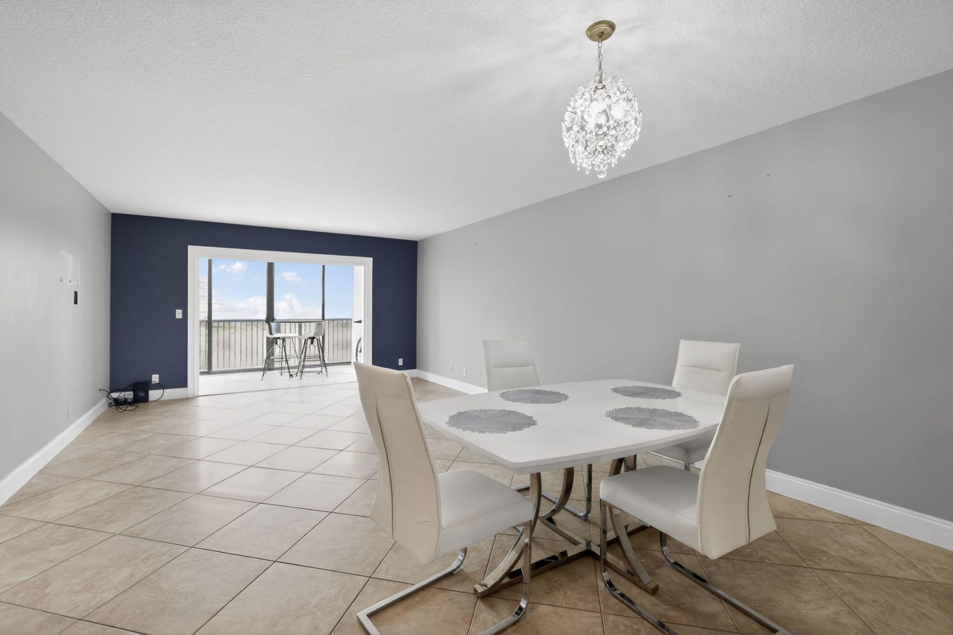 2206 S Cypress Bend Drive, Unit 401, Pompano Beach, FL 33069 Photo