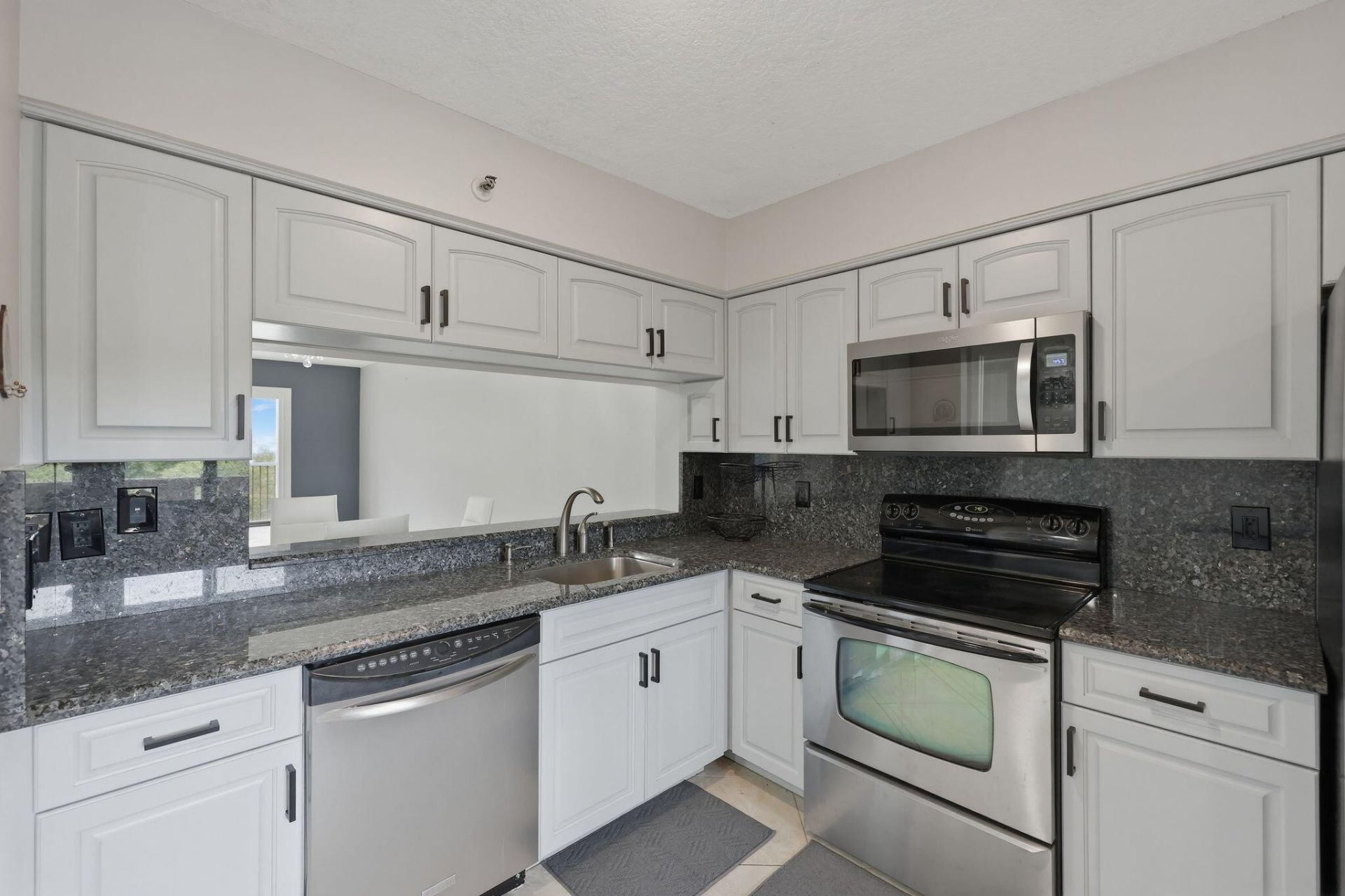 2206 S Cypress Bend Drive, Unit 401, Pompano Beach, FL 33069 Photo